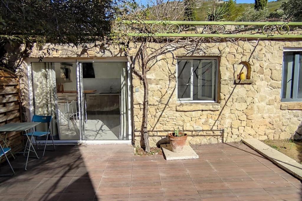 Charmant Studio Independant Dans La Colline Eyguières Екстериор снимка
